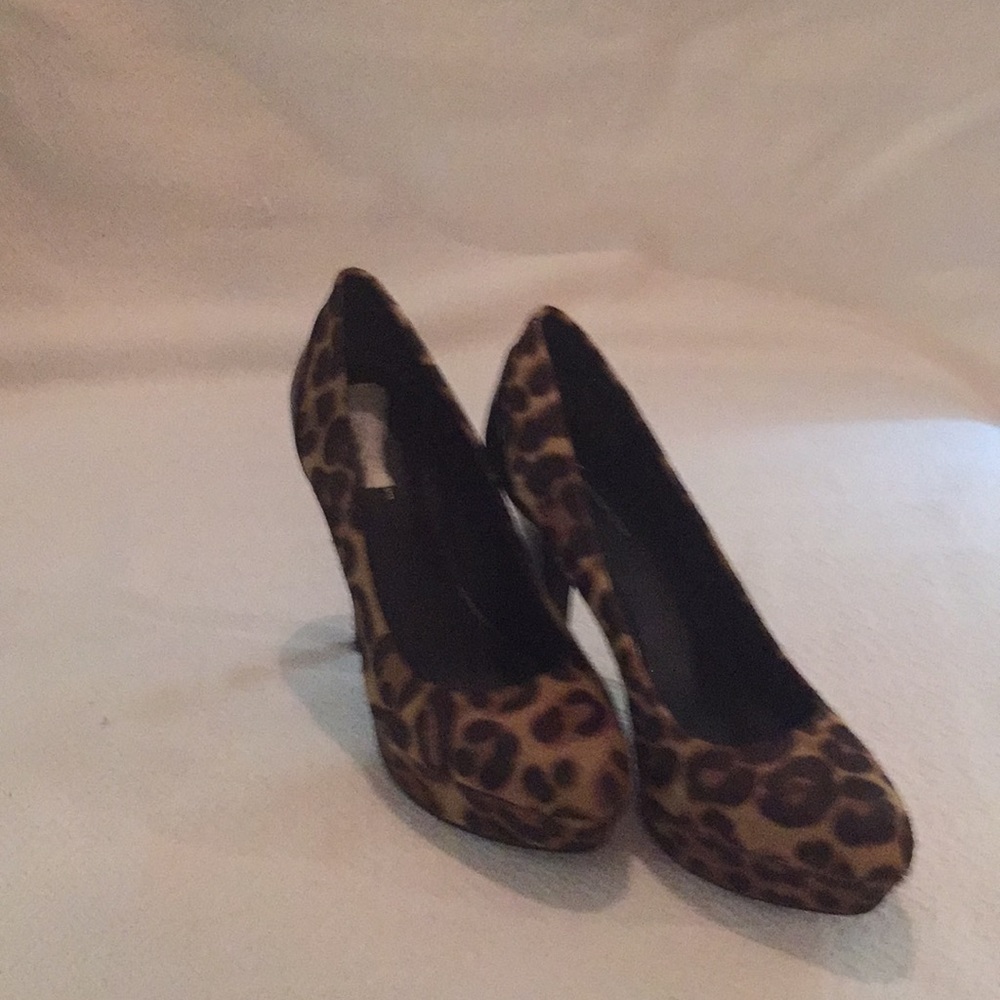 Leopard w/patent leather trim